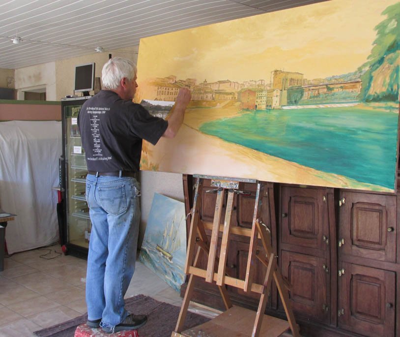 Gaillac artist, painter Gordon Frickers painting a masterpiece.