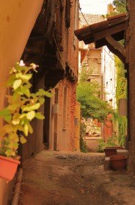 Gaillac, ancient quarter, typical side street 